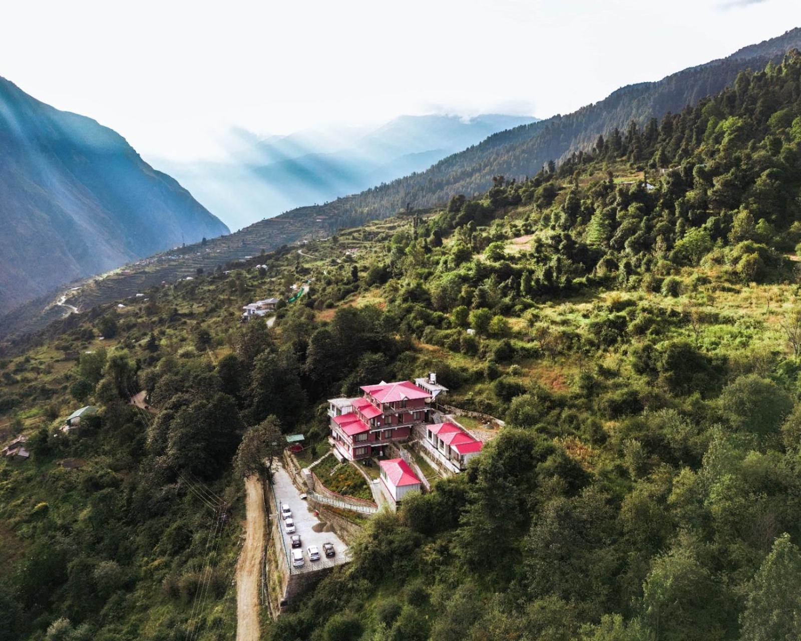 Resort Amaze Auli Джошімат Екстер'єр фото